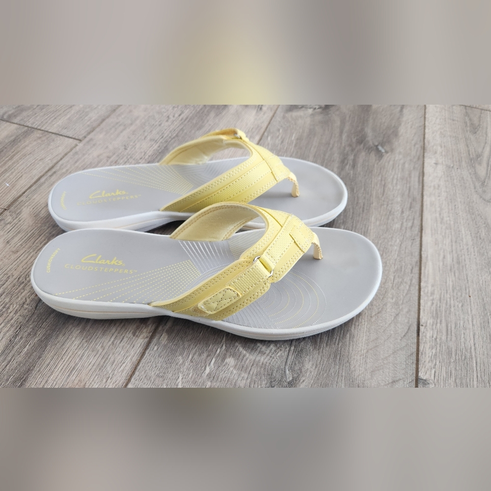 Clarks Yellow Sandals size 9